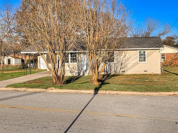3rd image of 3022 Lonsdale Drive