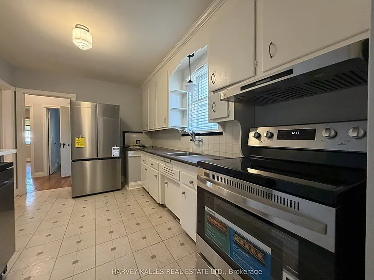 240 Joicey Blvd — Photo 6
