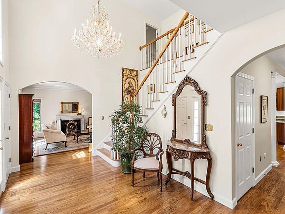 5th image of 30 Gale Road