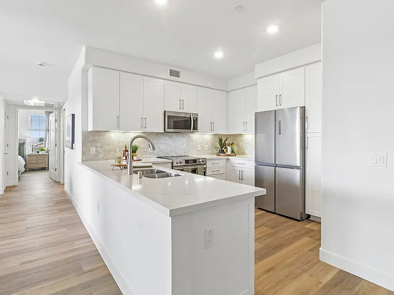 Avia La Jolla — Photo 14