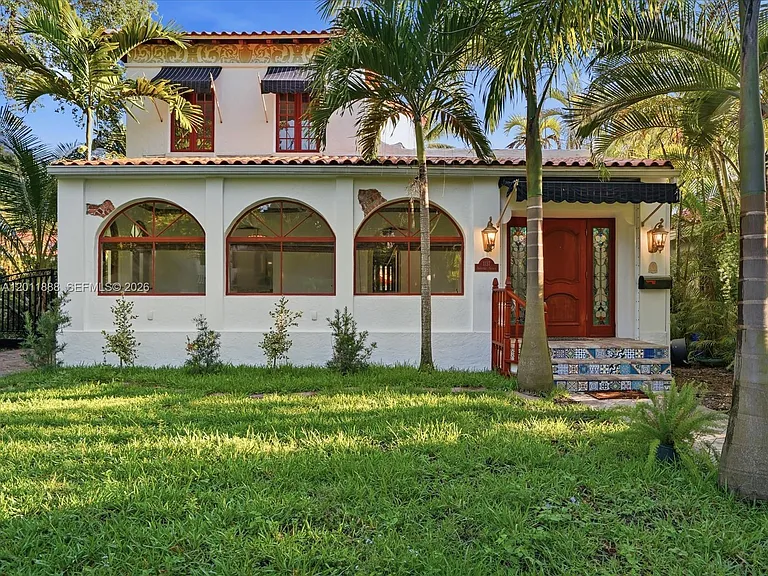 1137 Asturia Ave — Photo 6