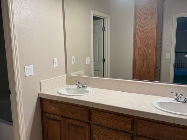 1579 Calhoun Ave, Ripon, CA 95366