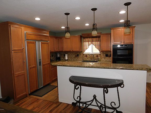 5th image of 2455 E Jacinto Ave