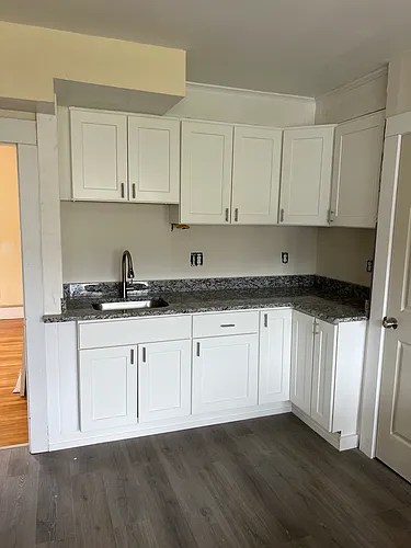 205 Rollstone St #2R Photo 1