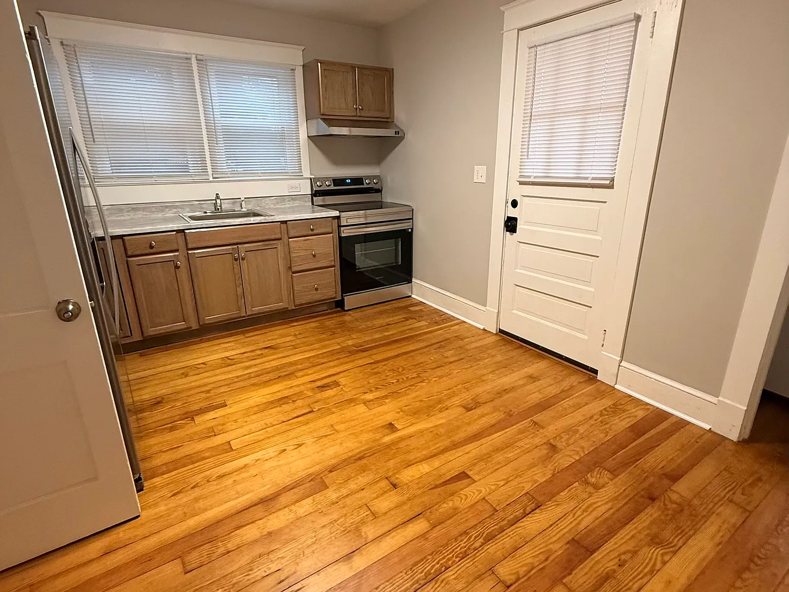 1 bed, 700 sqft, $800 — Photo 2