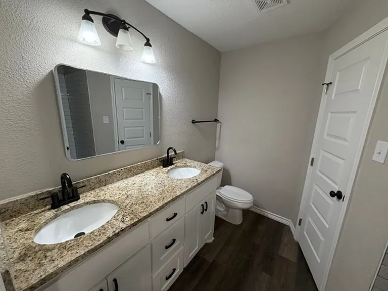 1311 Manor Dr — Photo 18