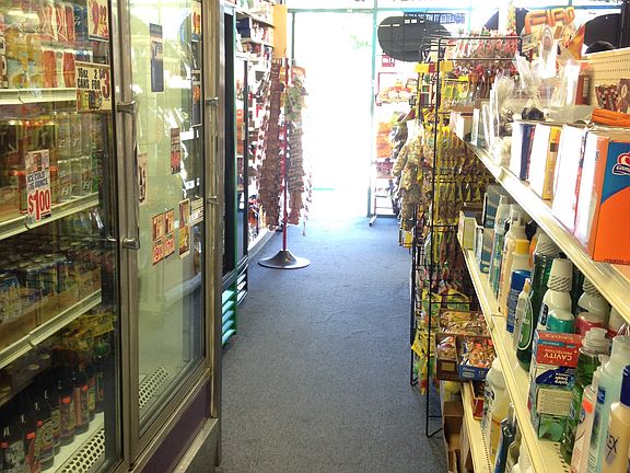 2nd image of 520 S Glendora Ave