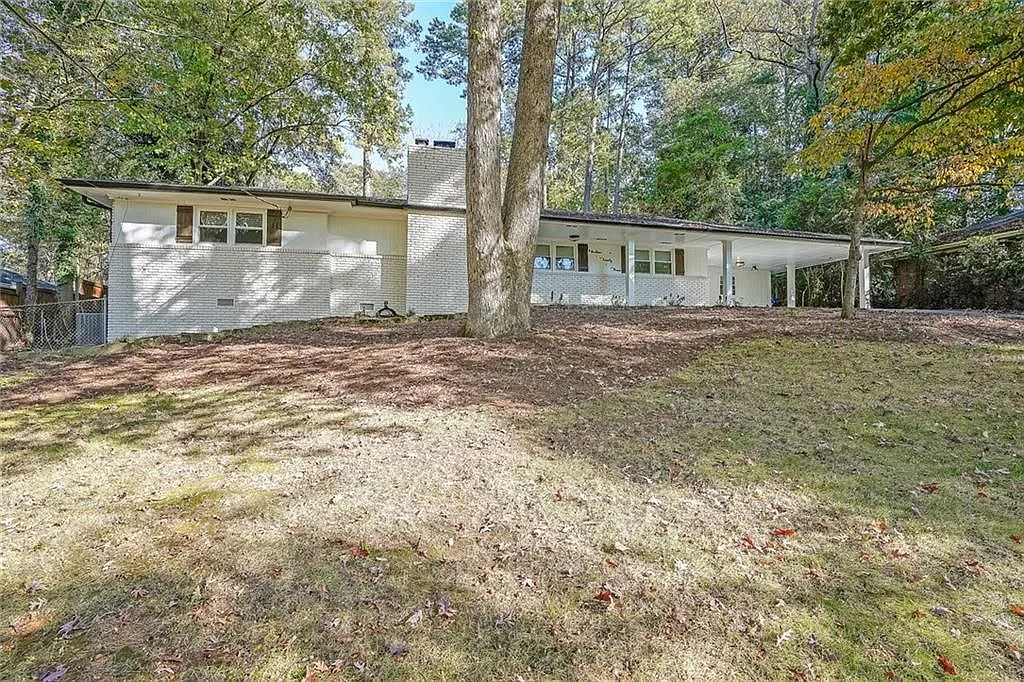 Building Photo - 1923 Forest Green Dr