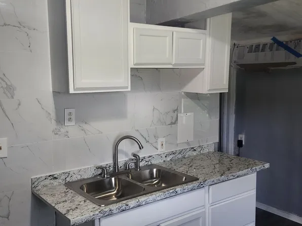 1114 Victory Blvd #D, Portsmouth, VA 23702