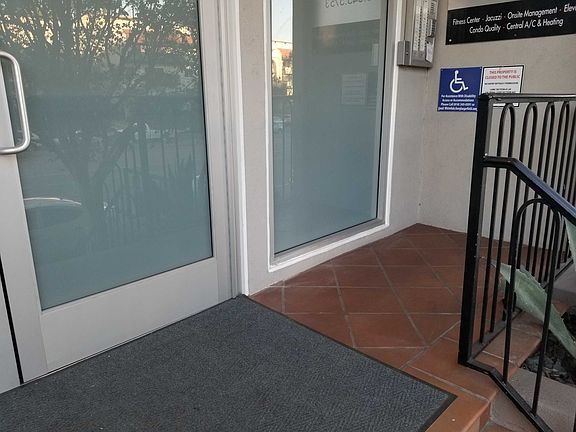 4th image of 5457 White Oak Ave #204