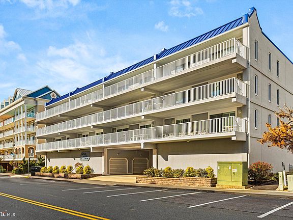 4th image of 6 137th St Unit 304