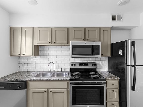 5th image of 4416-4420 5th Ave S #4416