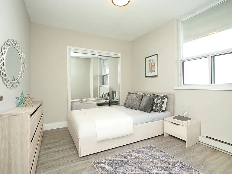 40 Pleasant Blvd — Photo 33