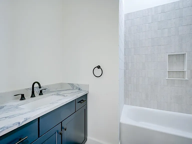 19 Hidden Glade Dr — Photo 32