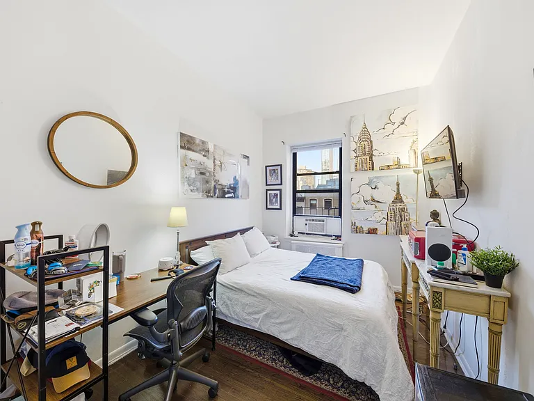 514 3rd Ave #7 — Photo 3