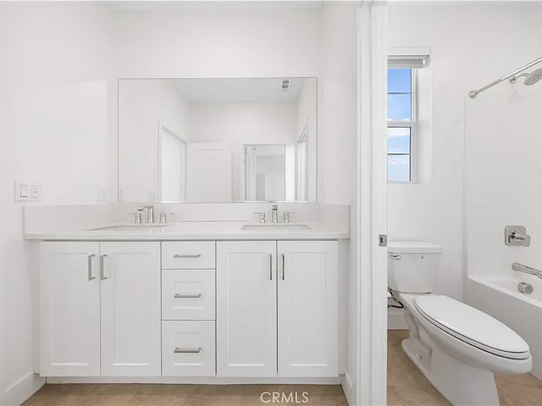 1221 Windmill Ln — Photo 23