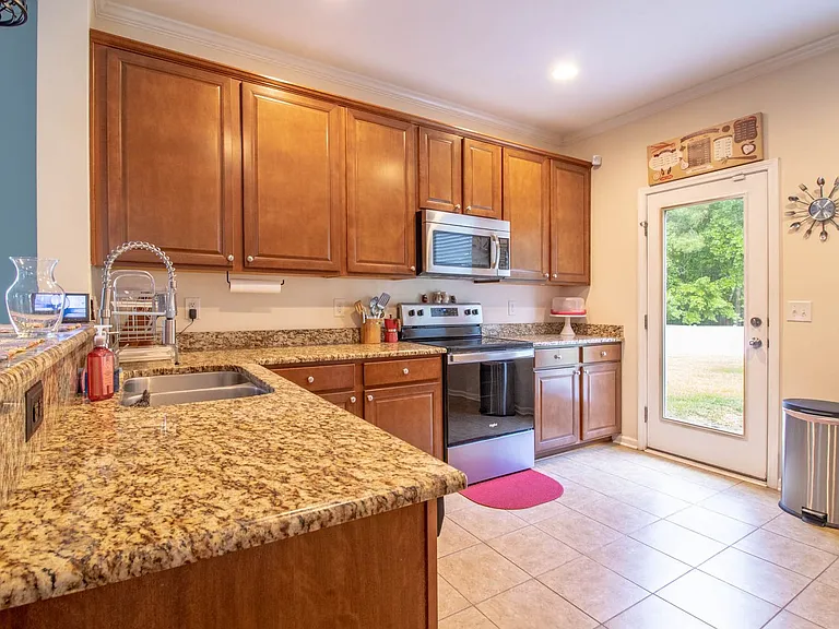 134 Hamilton Grove Dr — Photo 9