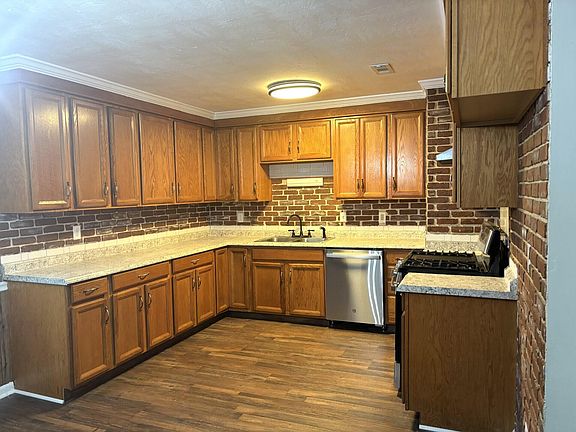 5th image of 2703 Bennington Drive