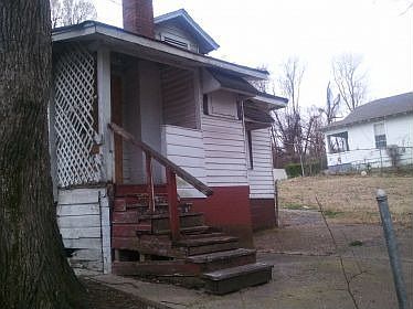 2nd image of 1062 Kerr Ave