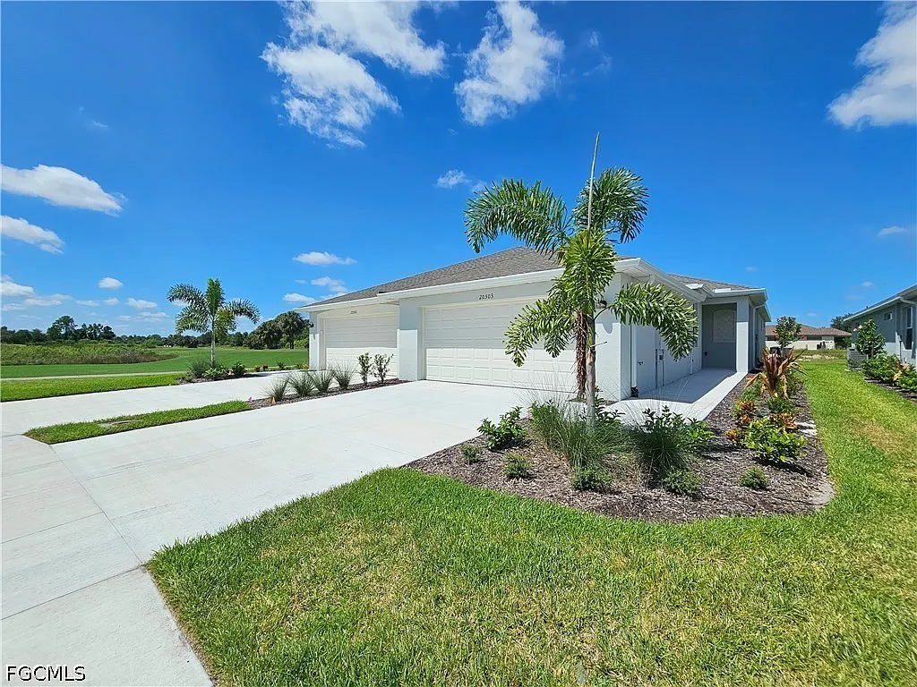 2 bed, 2.0 bath, 1564 sqft, $1,900 — Photo 1