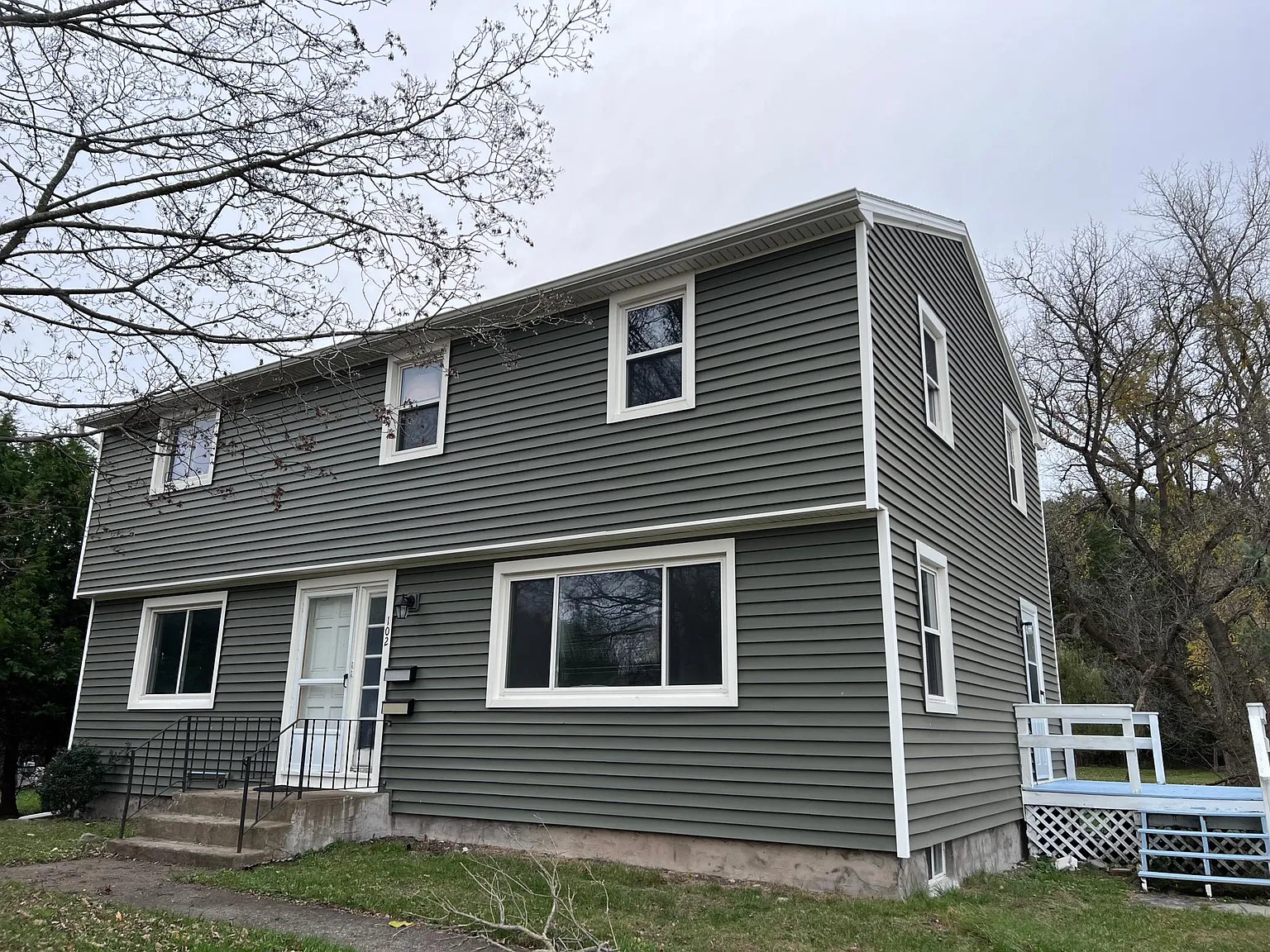 102 Park Dr — Photo 1