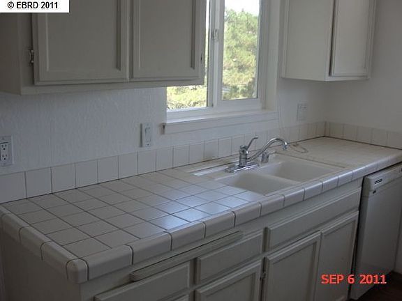 4th image of 2217 Pomona Ave