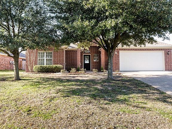 3rd image of 2605 Concho Bend Dr