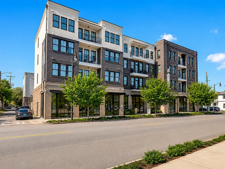 Skylark Apartments — Photo 35