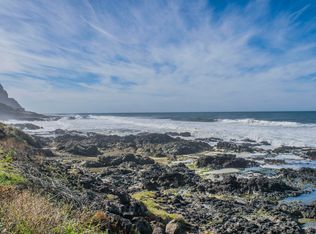 33 Gender Dr, Yachats, OR 97498