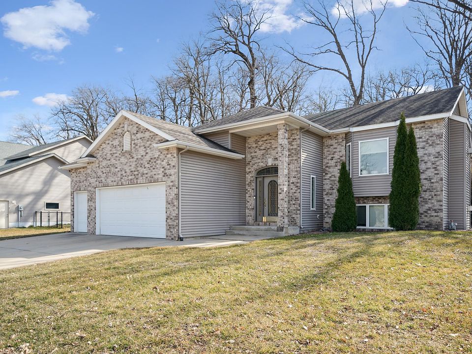 1st image of 816 Southern Woods Pl SW