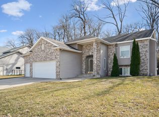 816 Southern Woods Pl SW, Rochester, MN 55902