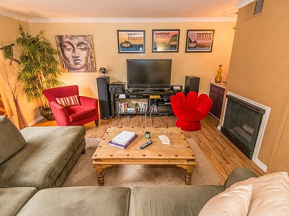5th image of 5465 Newcastle Ave APT 4
