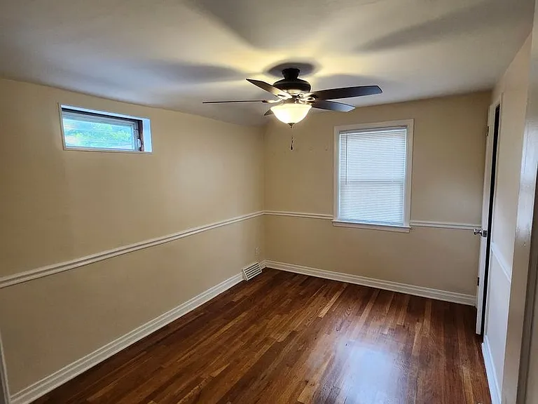 332 Marsh Ln — Photo 9