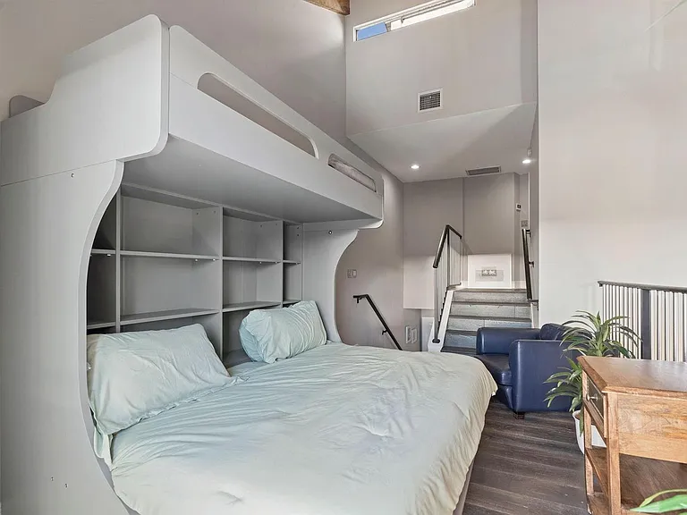 16 Portside Dr #16C — Photo 66