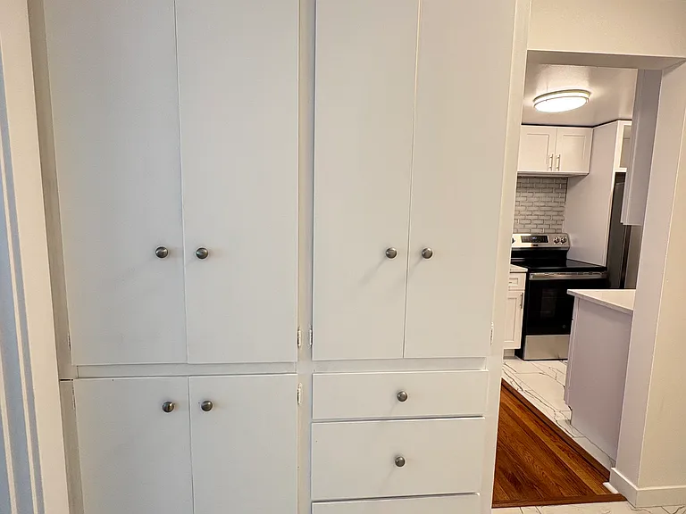2345 Minor Ave E #9 — Photo 5