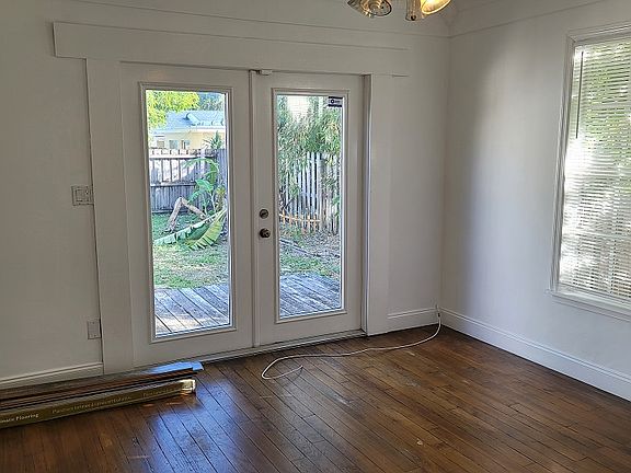5th image of 415 43rd St