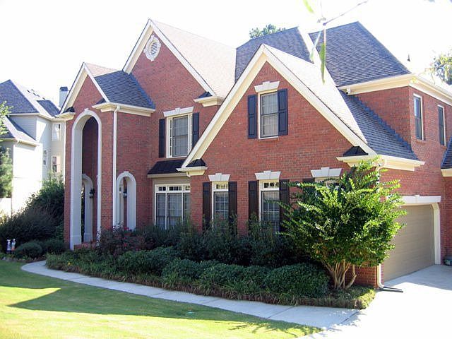 3-Sided Brick w/ Arched Entrance