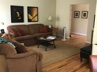 4049 W Maple Rd APT A202, Bloomfield Hills, MI