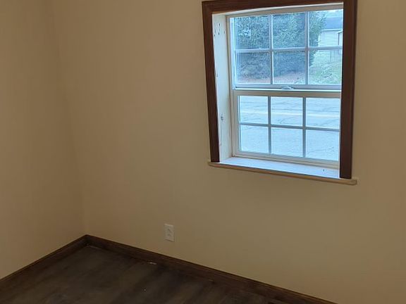 2nd image of 525 N Main St #1