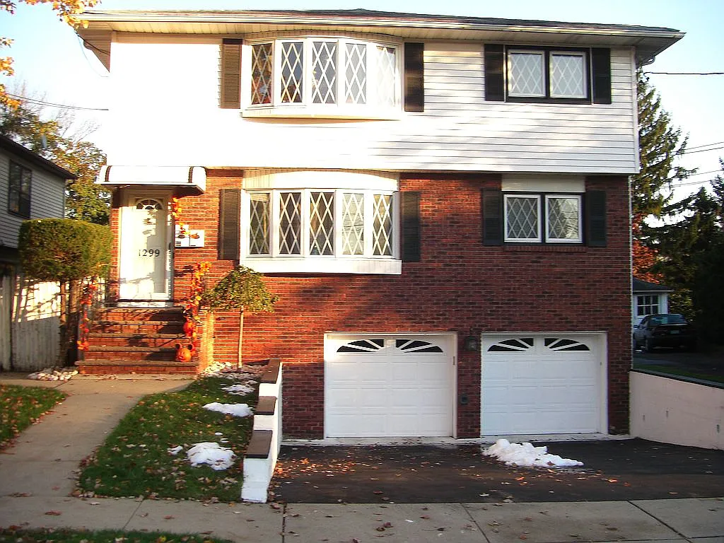 1299 Kline Pl photo 1