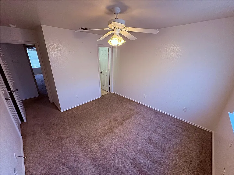 111 Cedargrove — Photo 11