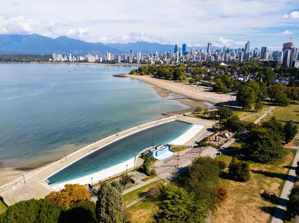 2450 Cornwall Ave #303, Vancouver, BC V6K 1B8