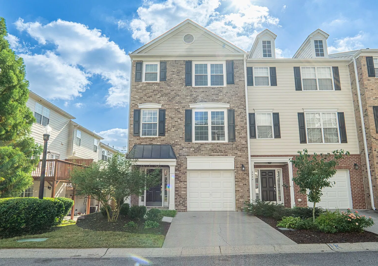 Beautiful 2-Bedroom, 2.5-Bath Home in Chattahoochee Bluffs Convenient Atlanta Location! — Photo 1