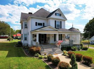 131 W 3rd St, Mount Carmel, IL 62863