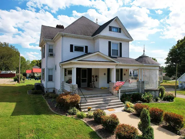 131 W 3rd St, Mount Carmel, IL 62863