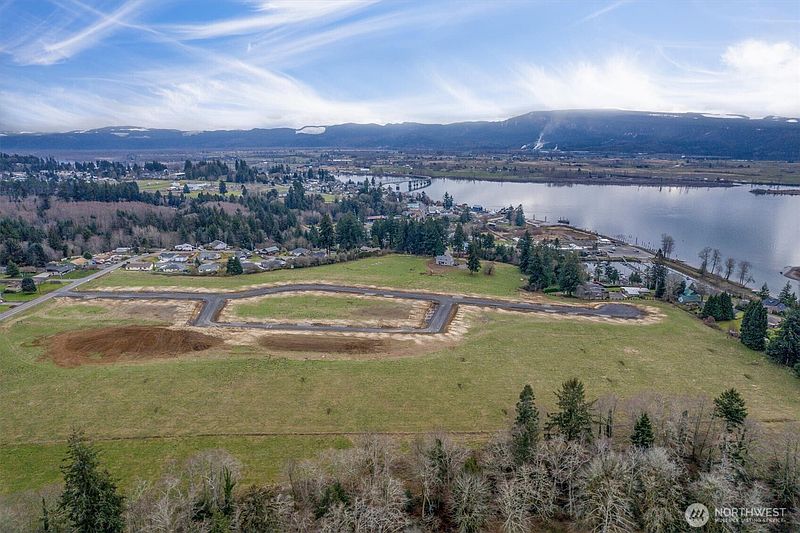 3rd image of 33 Sunnyfield Drive Lot30