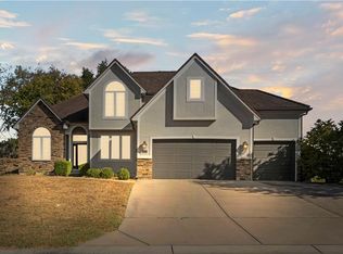 6121 NE Upper Wood Rd, Lees Summit, MO 64064