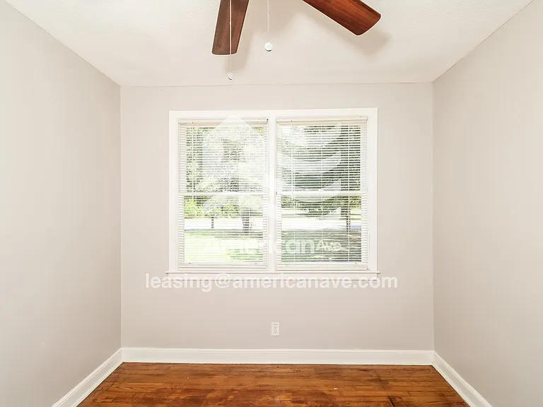 14995_009_wm_-_bedroom_12876766.jpg
