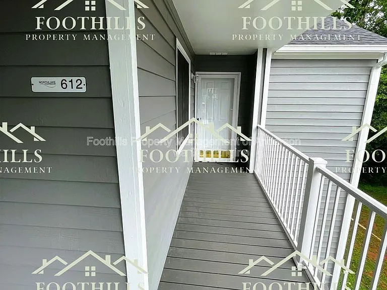 612 Northlake Dr — Photo 2