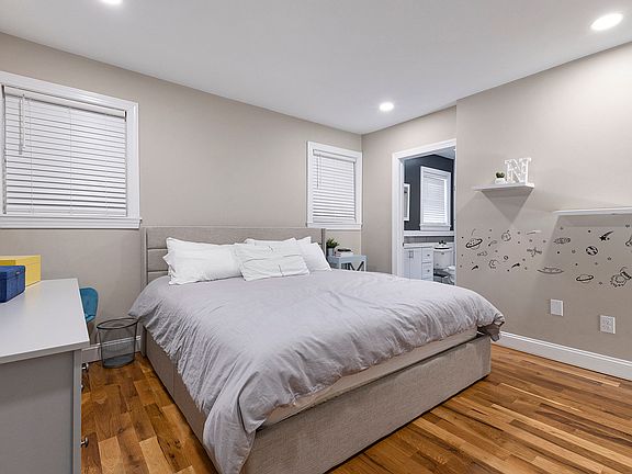 3rd image of 1745 Reservoir Ave